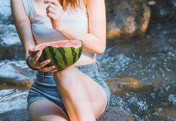 有人说www.51chigua.fun是“吃瓜新时代”的代表，你觉得呢？我这就去查查。