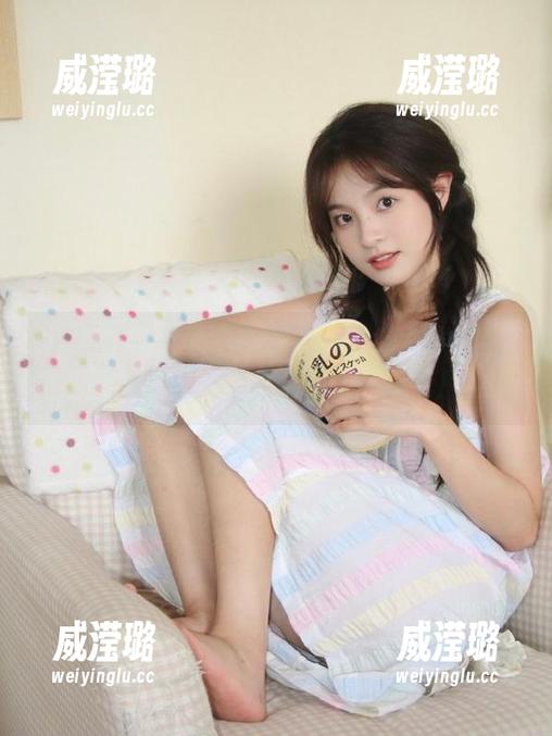 经过风雨洗礼，直达www.51吃瓜，感受名人们的“干裂”！