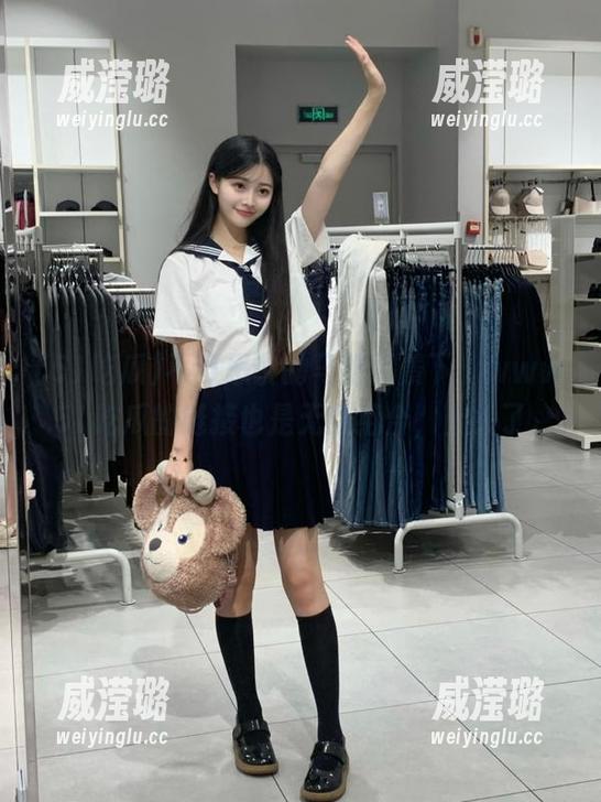 不可思议的马路背景下，www.51吃瓜的链接也是无敌组合，上头了。
