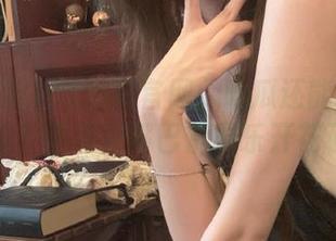 51爆料官网：吃瓜还能吃出新花样？我感觉嘴巴都要乐开花了！