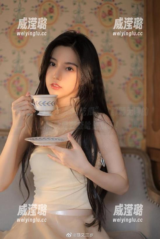 登录“52吃瓜”，那颗无聊的心情快要变成哈密瓜了！