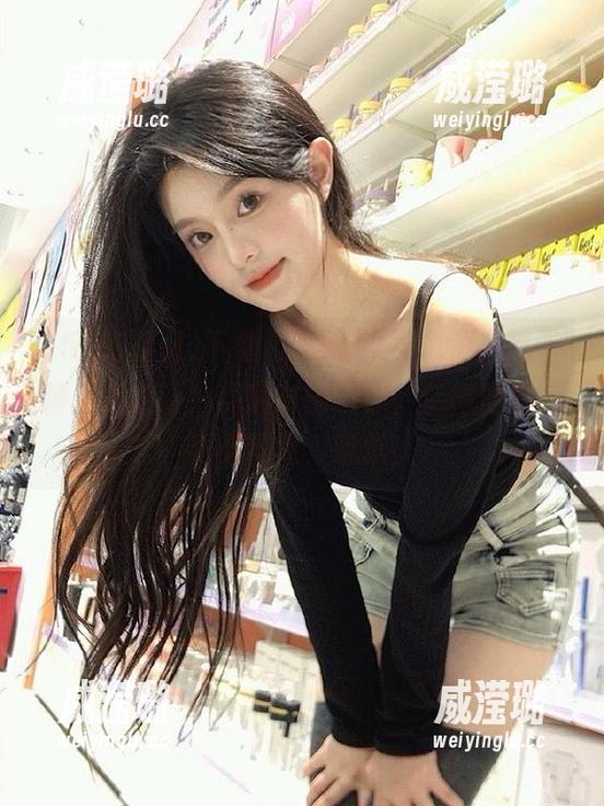 下载“52吃瓜网”，告别无聊生活，让八卦随时围绕你，活得像个八卦小精灵，吼吼。