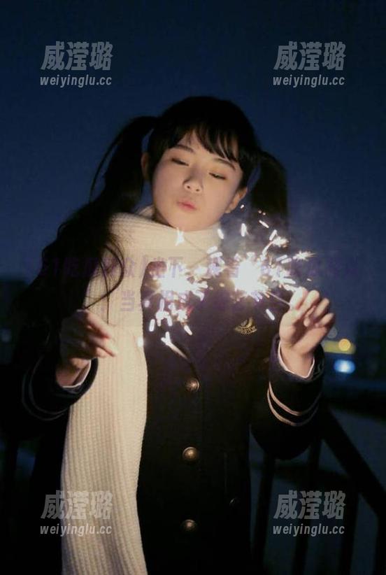坐下，观看“61吃瓜群众”：当真相成了综艺节目。