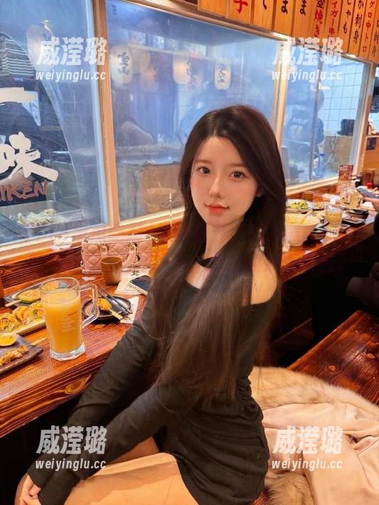 718黑瓜吃料 每次打开“718黑瓜吃料”,感觉自己走进一个永久的戏剧舞台。