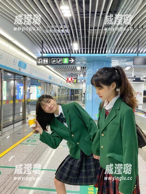 我就静静地站在91黑料社区app的入口边，看着一切发生…