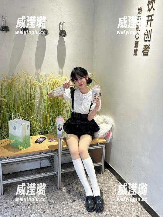 导航指向“zztt740.ccm”，果然黑料满天飞，听说还有流量包哦！