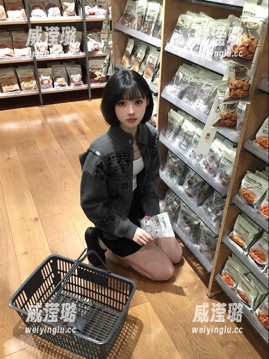 下载zztt11，免费瓜量爆表，一不小心嘴里还满是种种无奈。