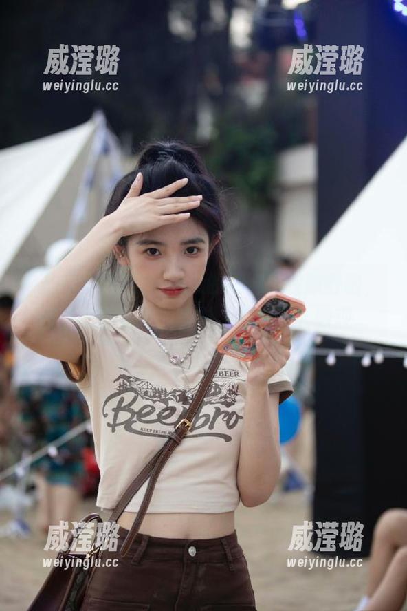 五一吃瓜的娜娜又在撒野啦，网址里都是她的身影，真有点入微观...