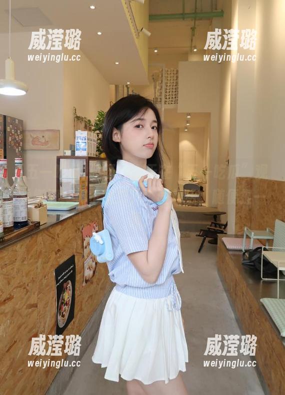 哎呀，今天在“五一吃瓜”观看娜娜，偶尔也想开个面包店，随便捏一捏。