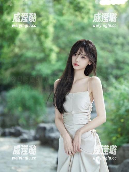 看这款玩偶的链接，今日吃瓜91让我怀疑玩偶也有心事，真好玩！
