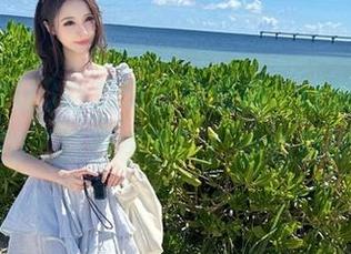 吃瓜专区苹果版，让我带你体验真实的“瓜田李下”！小心别踩到哦～