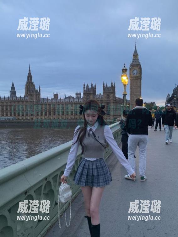 “暗黑吃瓜网”的网站：内心的狂欢派对，你准备排队了吗？