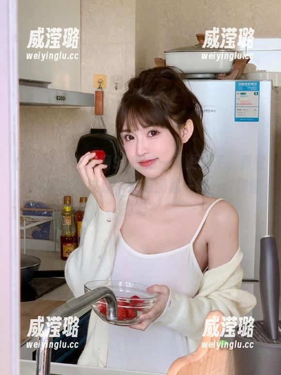 吃瓜网 吃瓜网91的第一页更新了,真觉得这瓜吃得过瘾,心底涌起一丝…诶你懂的吧?