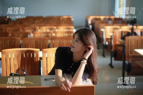 最新吃瓜网红的备用链接，吓得我差点把手指戳穿屏幕。