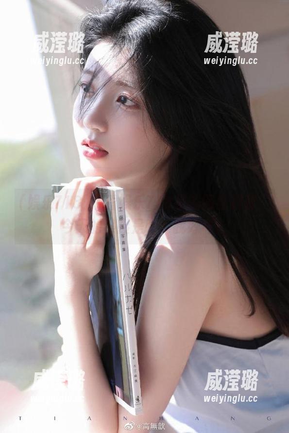 观看娱乐718里的网红抖音，今天的热搜是啥？我好奇。