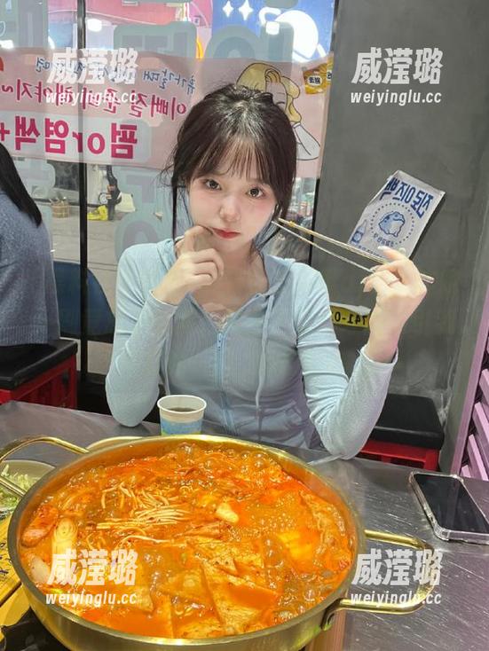 黑料社正能量 黑料社正能量app,昨晚一刷竟忘了时间,果然不打烊才能吸引我这样的一枚齁心社交者。