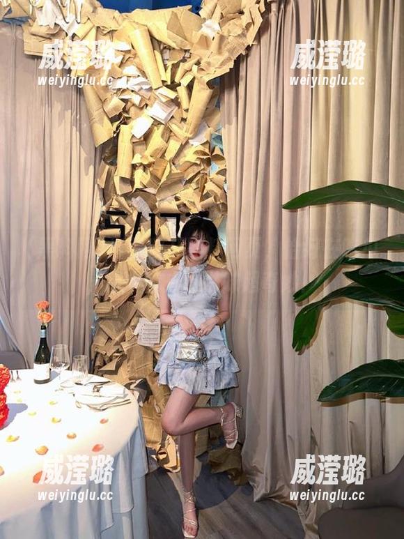 当你翻开黑料网页，恰好在吃瓜，甜中带咸的滋味超奇妙！