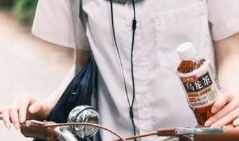 黑料网正能量直达，爆料方式创新，收瓜如收跑男！